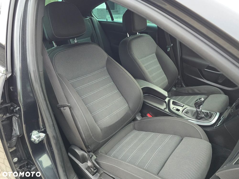 Opel Insignia 1.6 T Cosmo S&S - 26