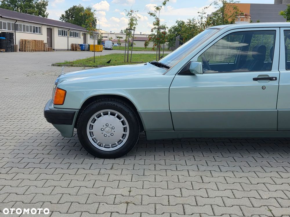Mercedes-Benz W201 (190) - 6