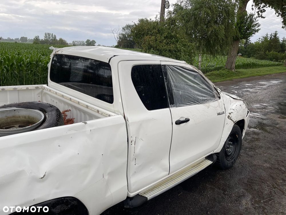 Toyota Hilux 4x4 Extra Cab Comfort - 29