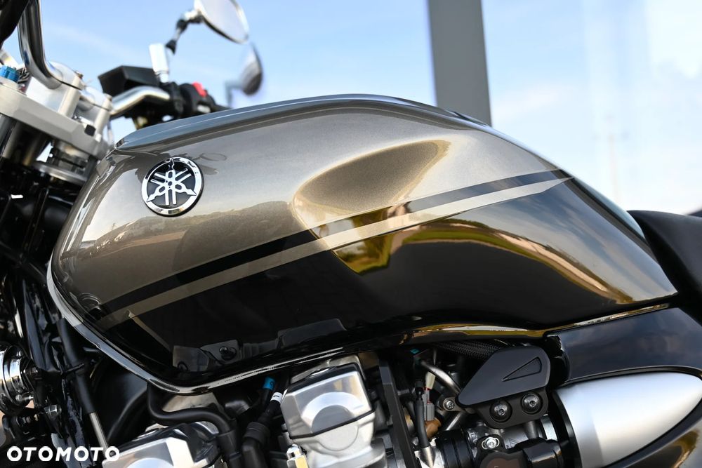 Yamaha XJR - 35