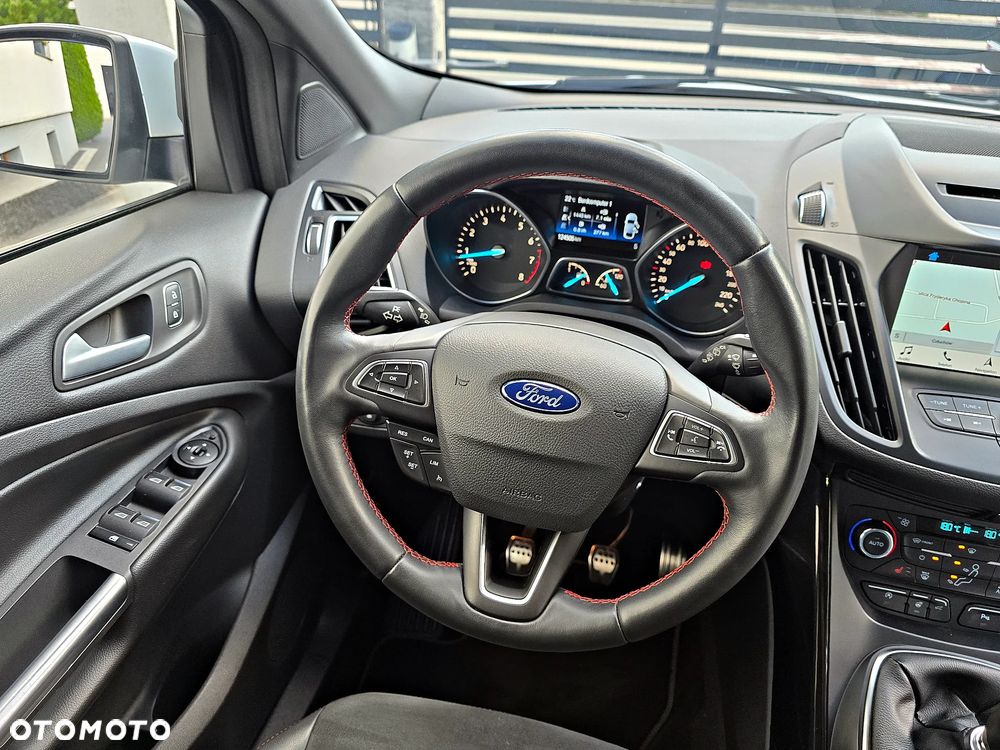 Ford Kuga 1.5 EcoBoost 2x4 ST-Line - 28