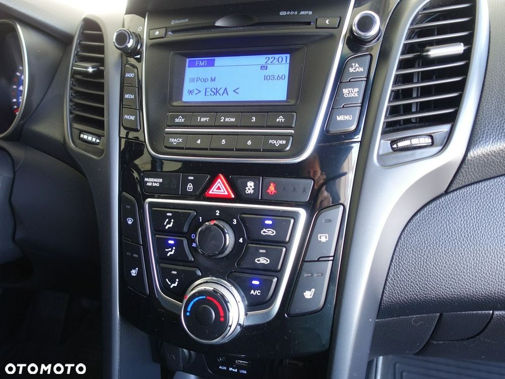 Hyundai i30 blue Kombi 1.4 Passion - 29