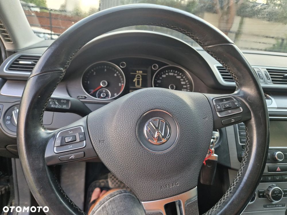 Volkswagen Passat 2.0 Blue TDI SCR Comfortline - 14