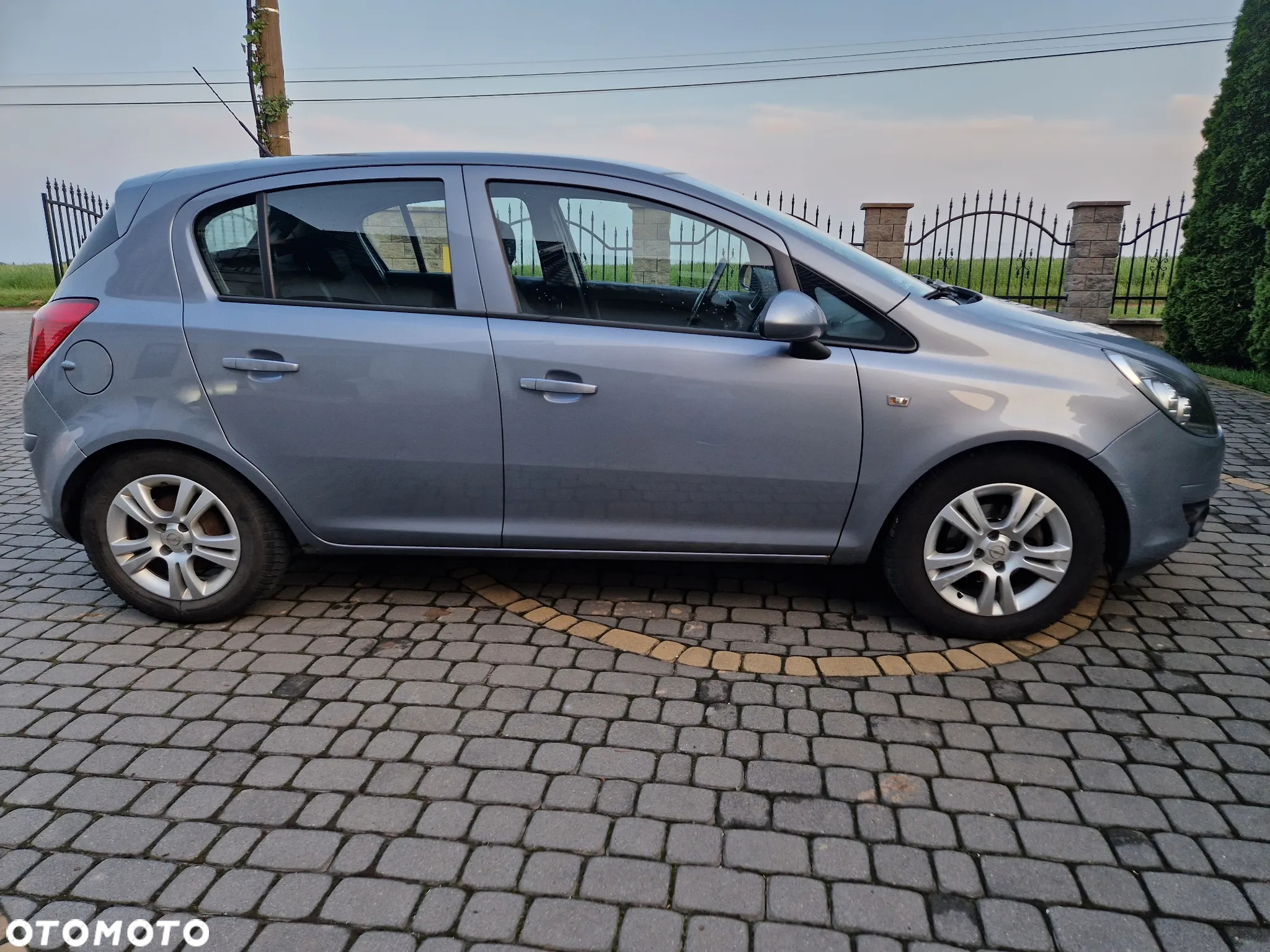 Opel Corsa 1.2 16V Essentia - 5