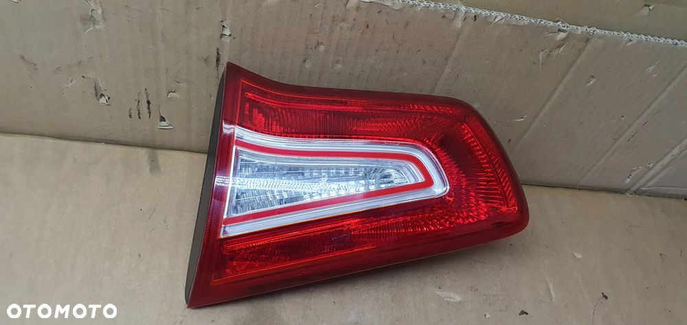 Lampa prawy tył tylna prawa w klapę Kia Sportage III 3 - 5