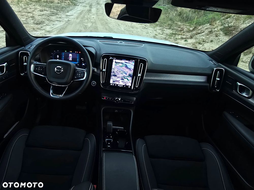 Volvo XC 40 B3 Plus Dark - 10
