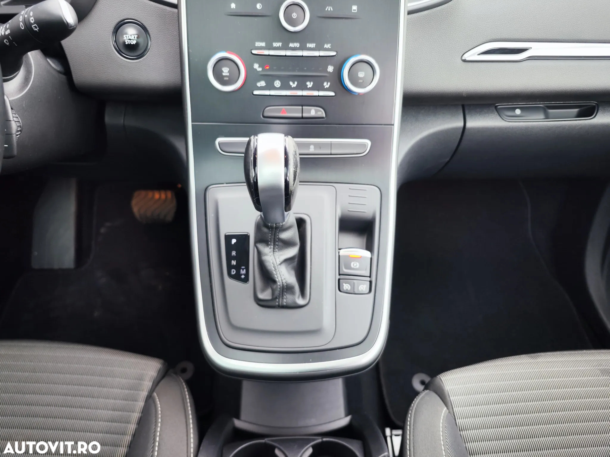 Renault Scenic BLUE dCi 120 EDC BUSINESS EDITION - 23