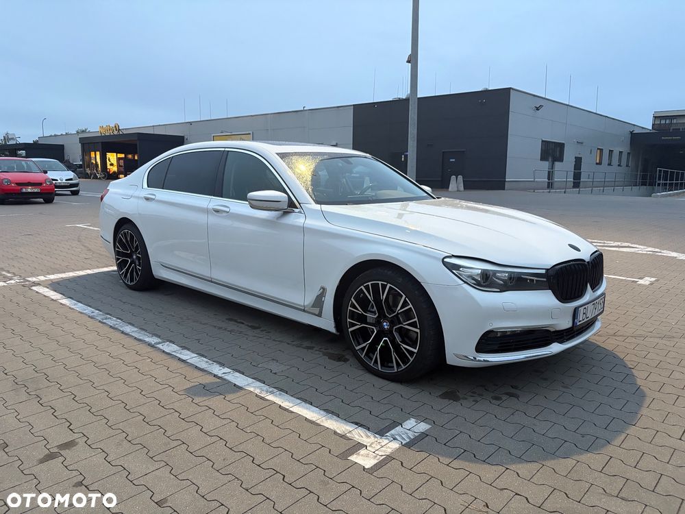 BMW Seria 7 740i - 16