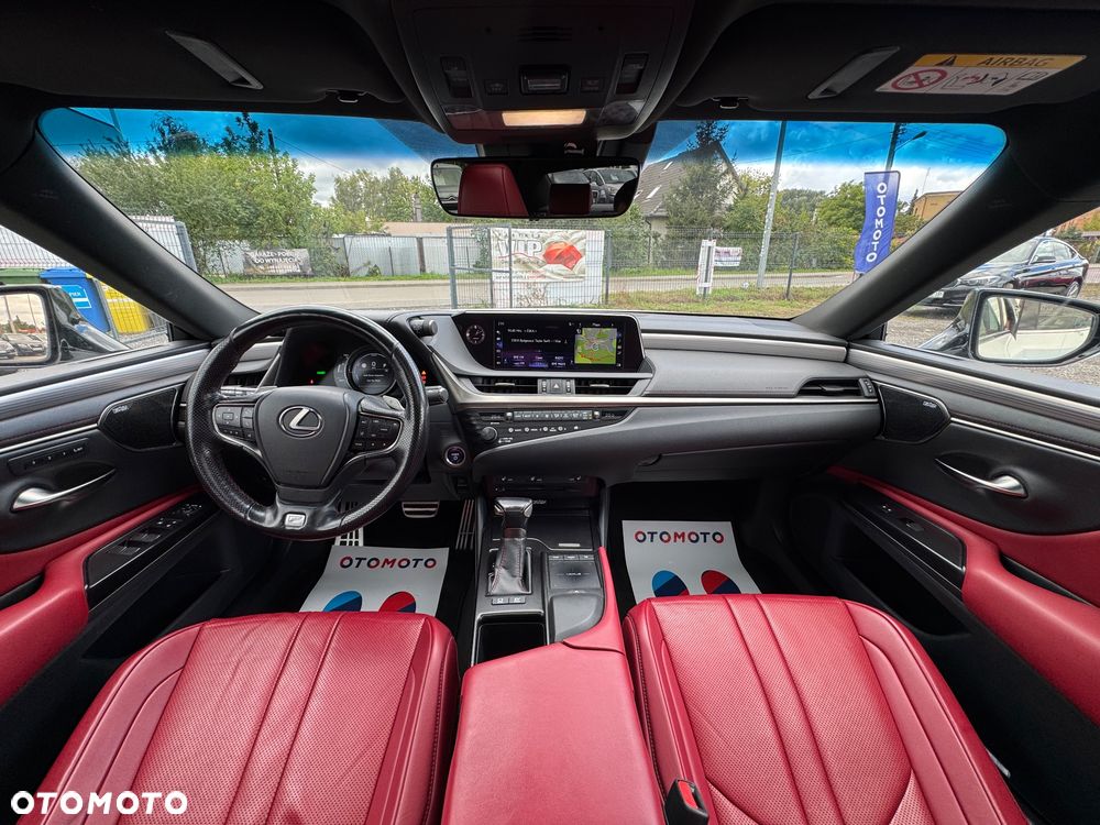Lexus ES 300h F Sport - 24