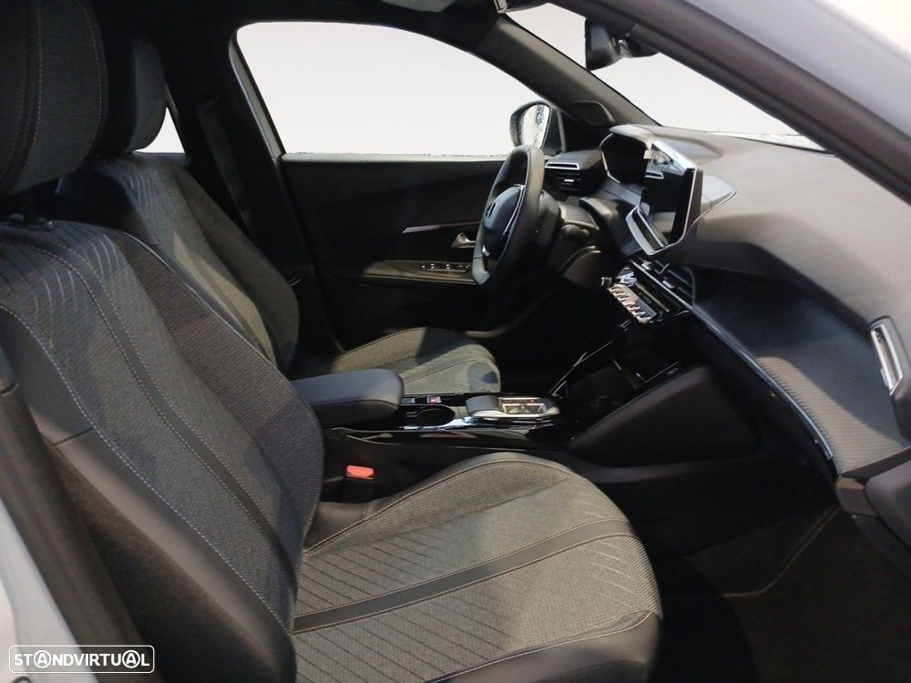 Peugeot e-2008 54 kWh Allure - 13