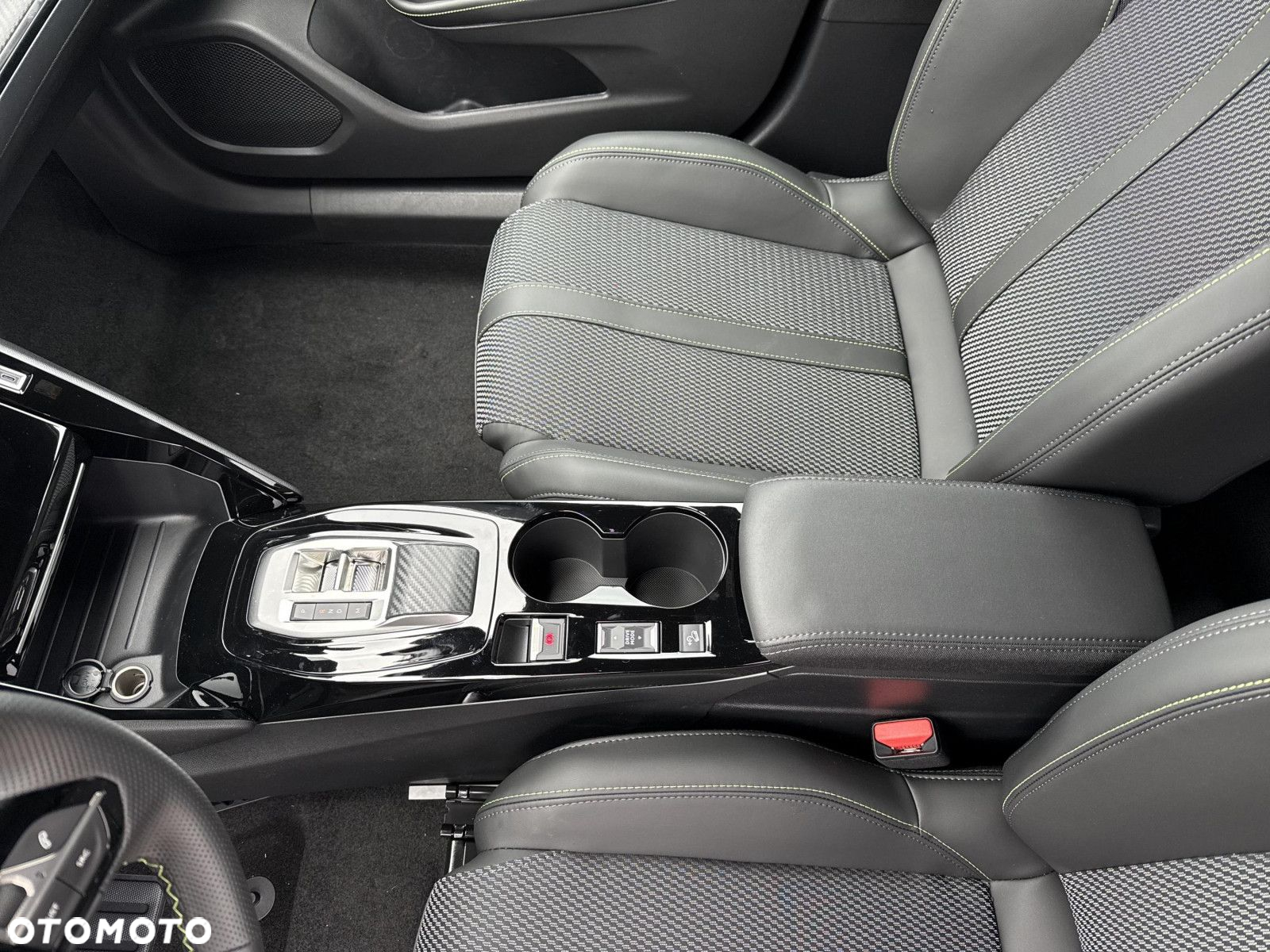 Peugeot 2008 - 36