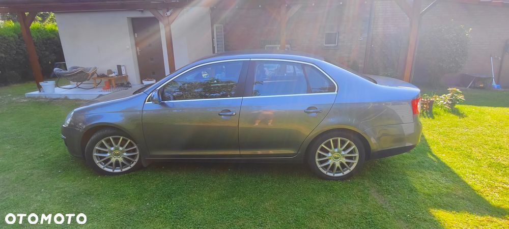 Volkswagen Jetta 2.0 TDI DPF Sportline - 7
