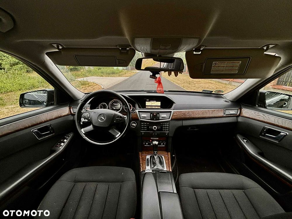 Mercedes-Benz Klasa E 220 CDI DPF BlueEFFICIENCY Automatik Avantgarde - 8