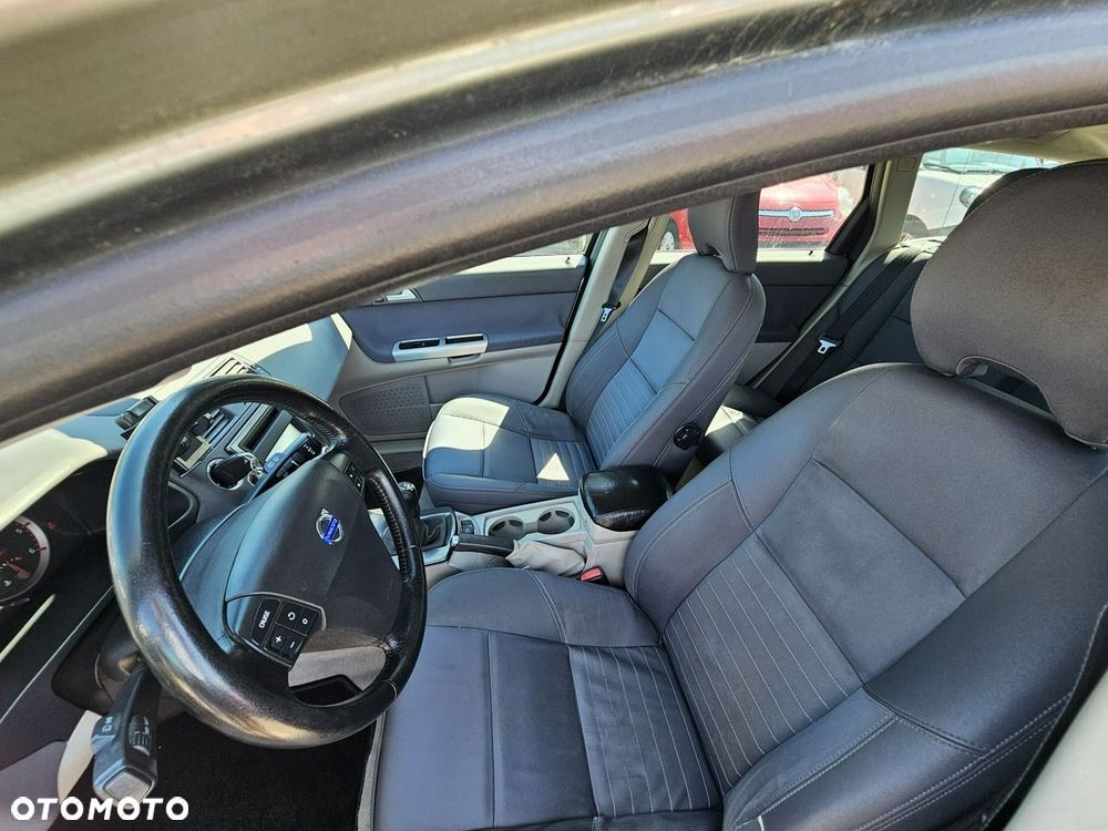 Volvo V50 - 12