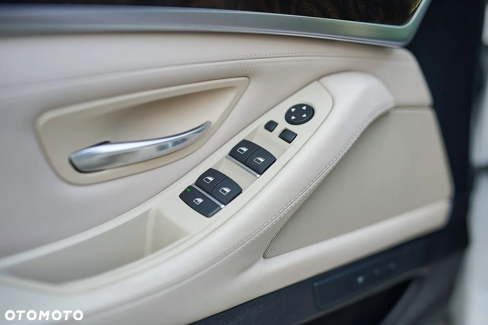 BMW Seria 5 535i - 22