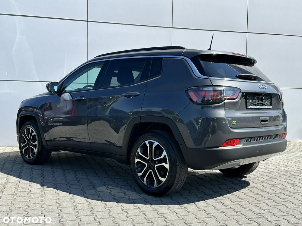 Jeep Compass - 12