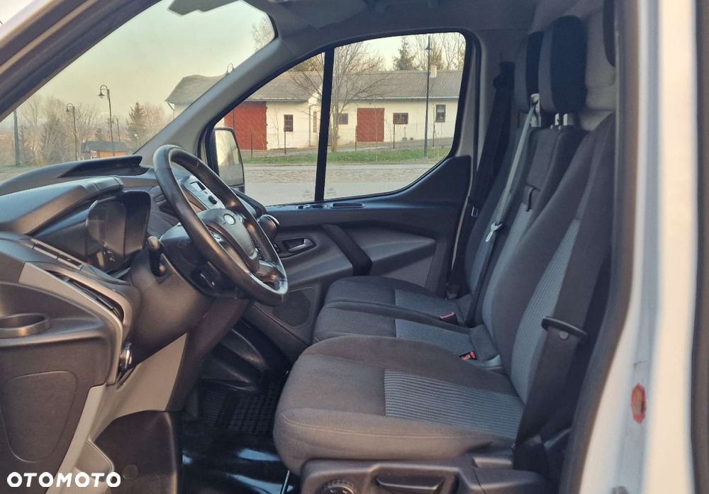 Ford Transit Custom - 8