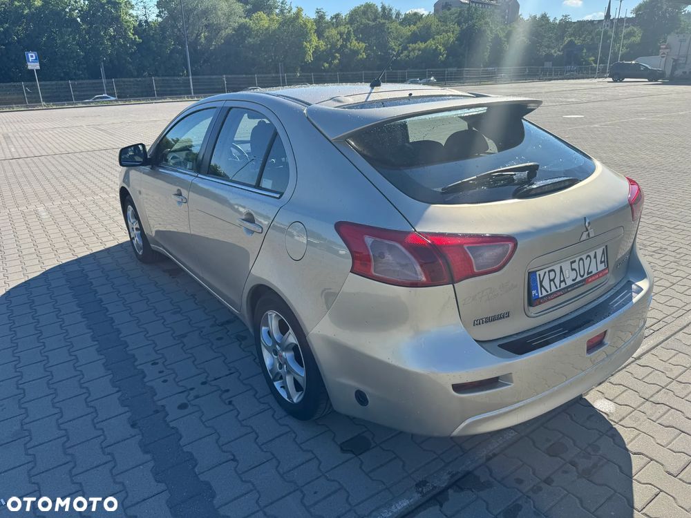 Mitsubishi Lancer 1.8 Invite - 4