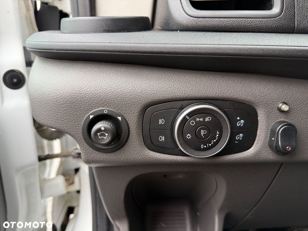 Ford Transit - 19