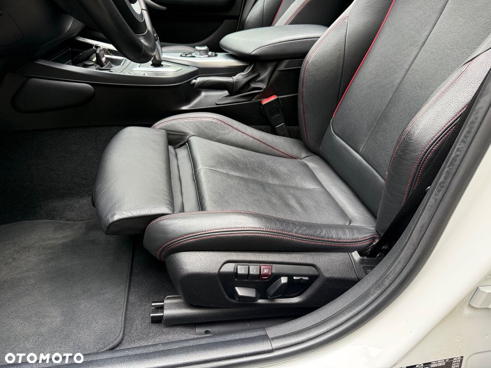 BMW Seria 1 120d xDrive Sport-Aut Sport Line - 23