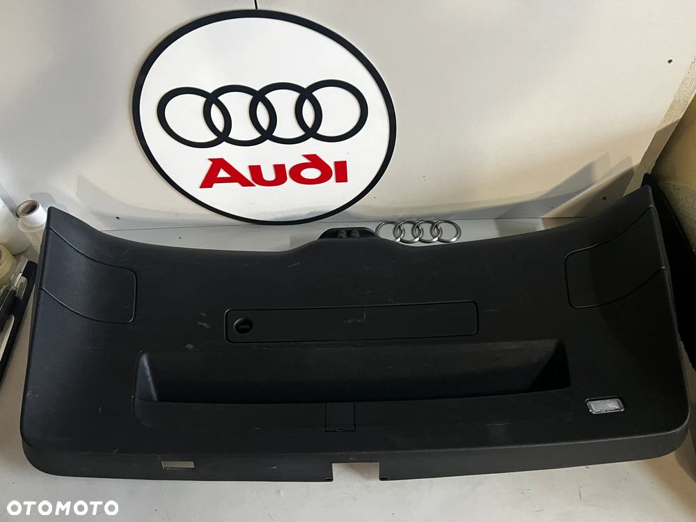 TAPICERKA KLAPY BAGAŻNIKA TYŁ AUDI Q5 08-16 8R0867979B CZARNA - 1