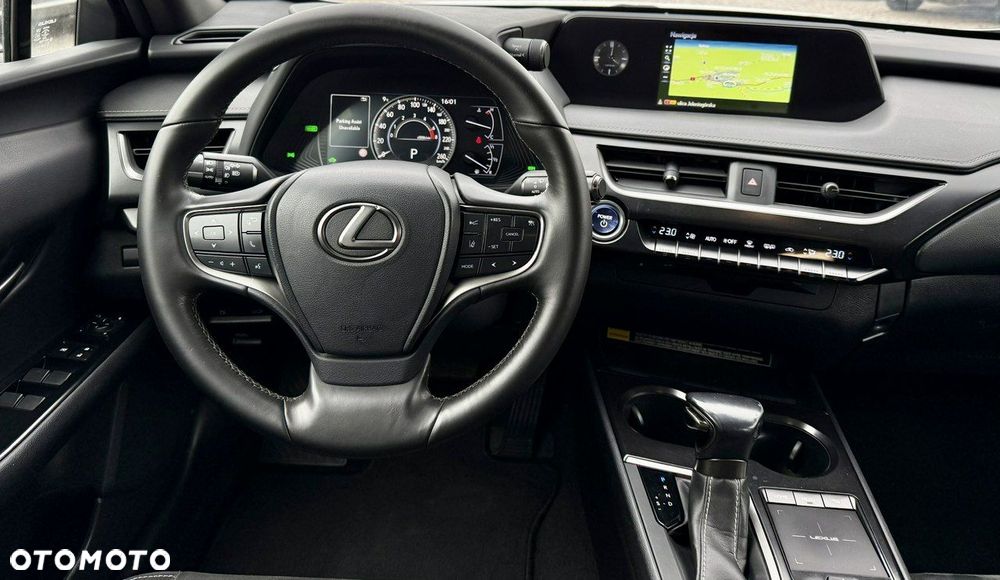 Lexus UX - 14