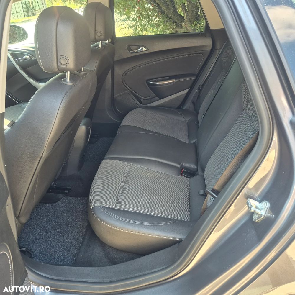 Opel Astra 1.7 CDTI Cosmo - 9