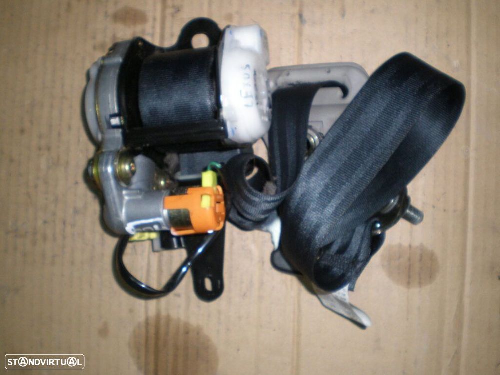 Pre-Tensor 353351 LEXUS IS200 FD - 2