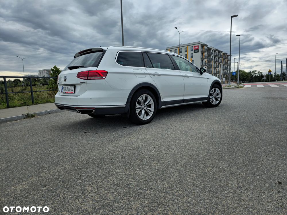 Volkswagen Passat 2.0 TDI BMT 4Mot Highline DSG - 3