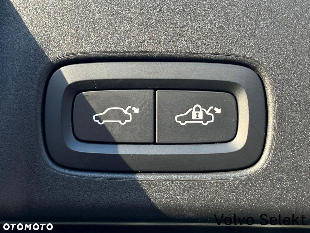 Volvo V90 Cross Country - 30