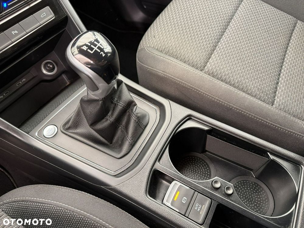 Volkswagen Touran - 19