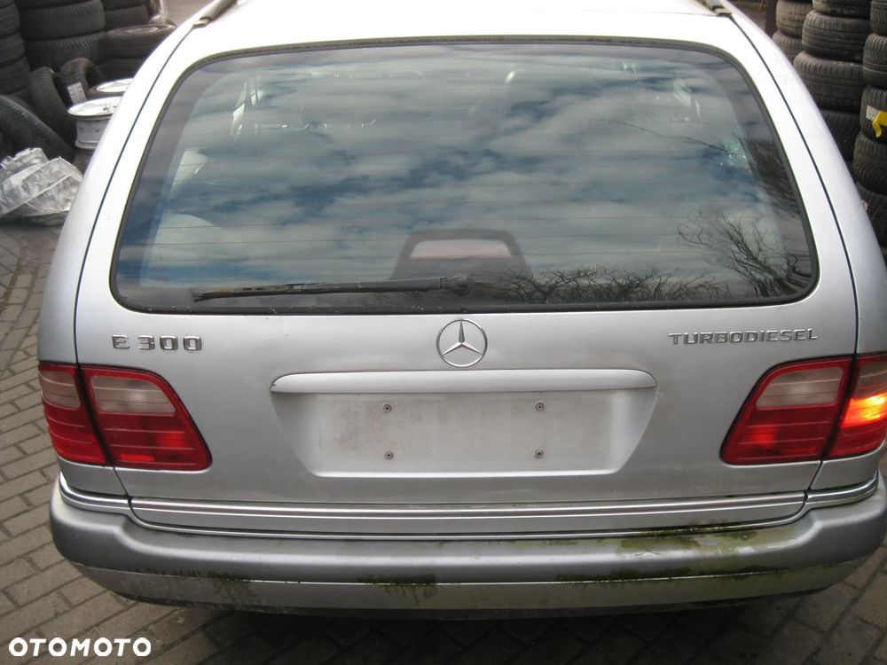 mercedes 210 kombi klapa bagaznika - 1