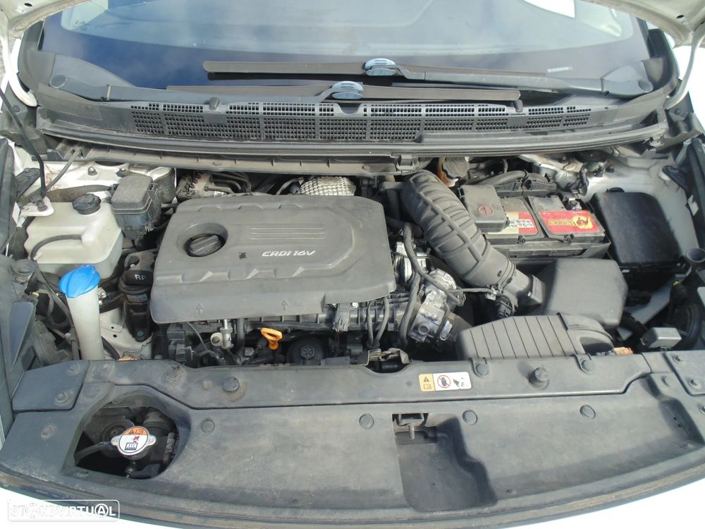 Kia Carens 1.7 CRDi ISG TX - 48