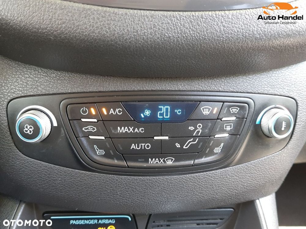 Ford Tourneo Courier - 24