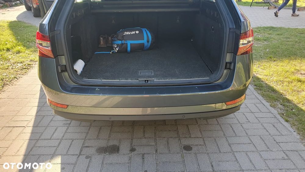 Skoda Superb 2.0 TDI L&K DSG - 14