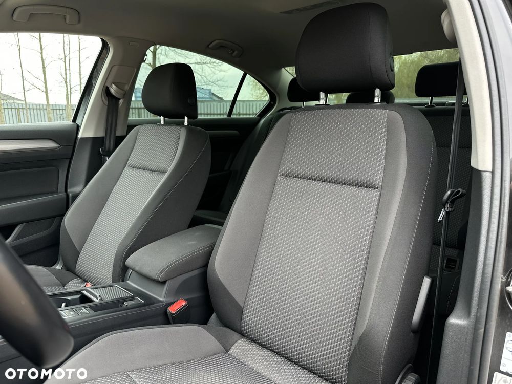 Volkswagen Passat 1.5 TSI EVO Essence DSG - 11