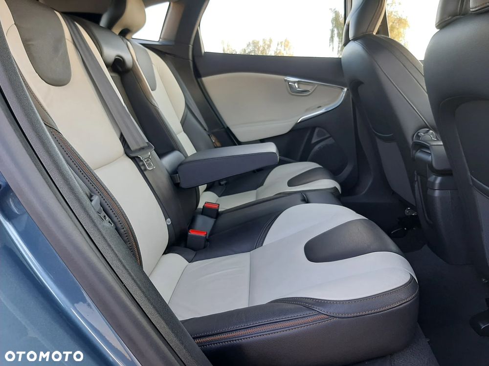 Volvo V40 Cross Country D2 - 25
