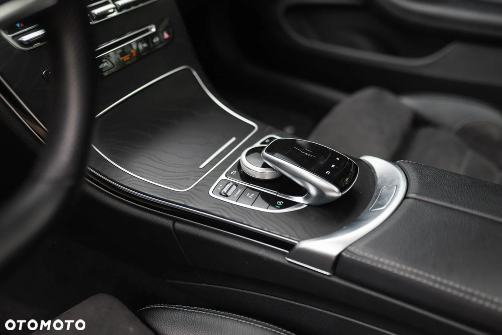 Mercedes-Benz Klasa C 200 4-Matic 9G-Tronic - 17