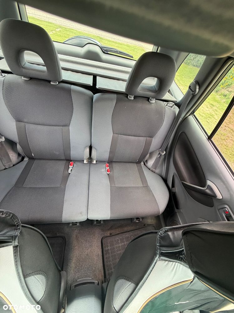Toyota RAV4 - 6