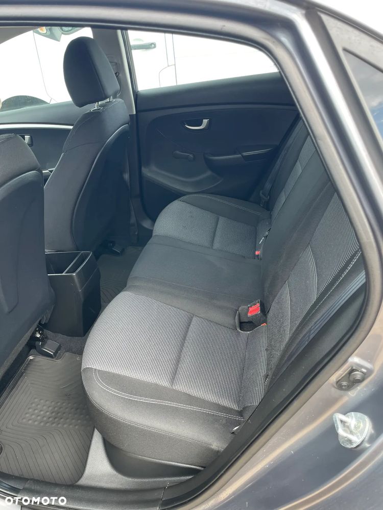 Hyundai i30 1.4 Trend - 8