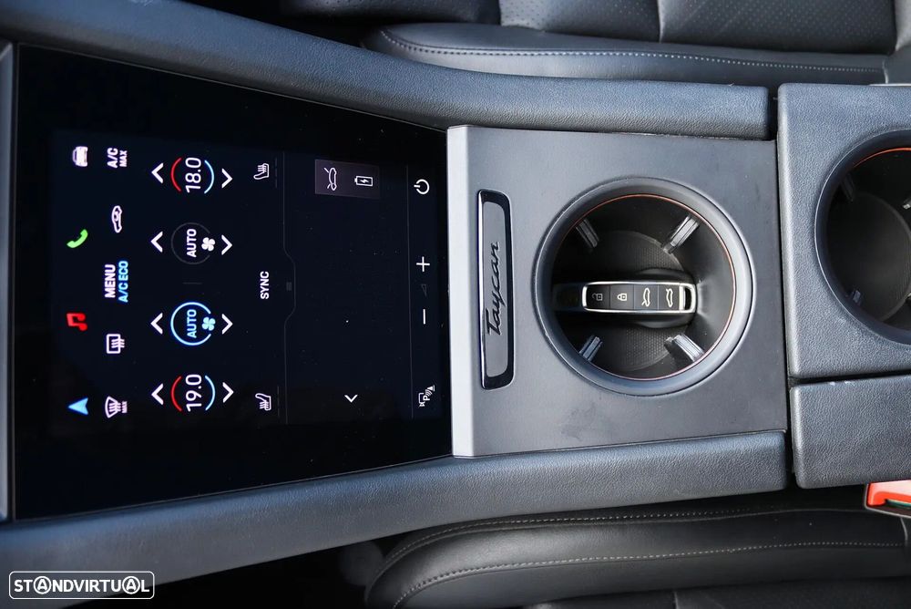 Porsche Taycan 4S - 31