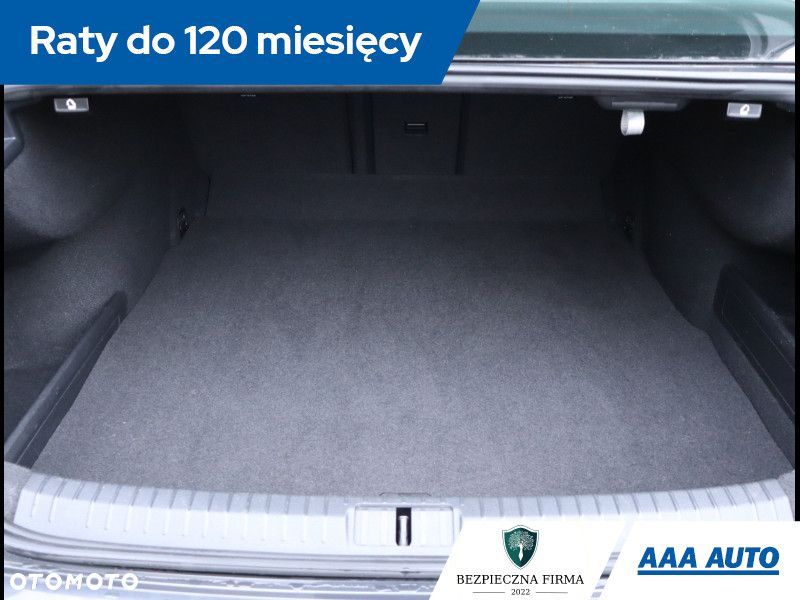 Volkswagen Passat - 15