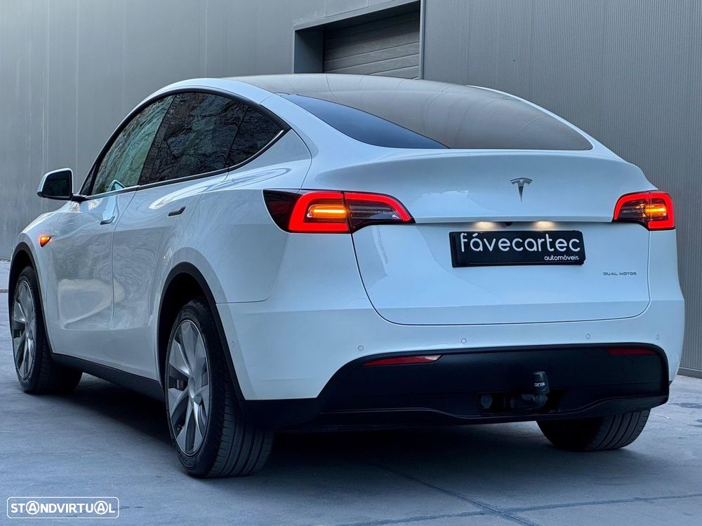 Tesla Model Y Long Range Dual Motor AWD - 19