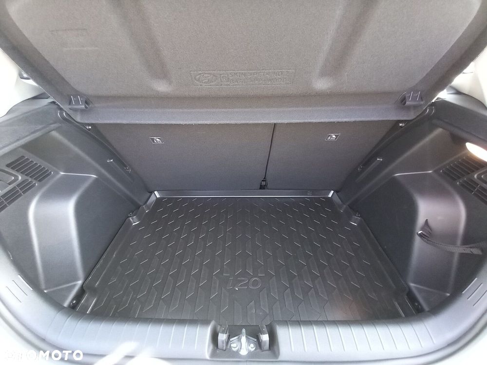 Hyundai i20 1.2 Modern - 31