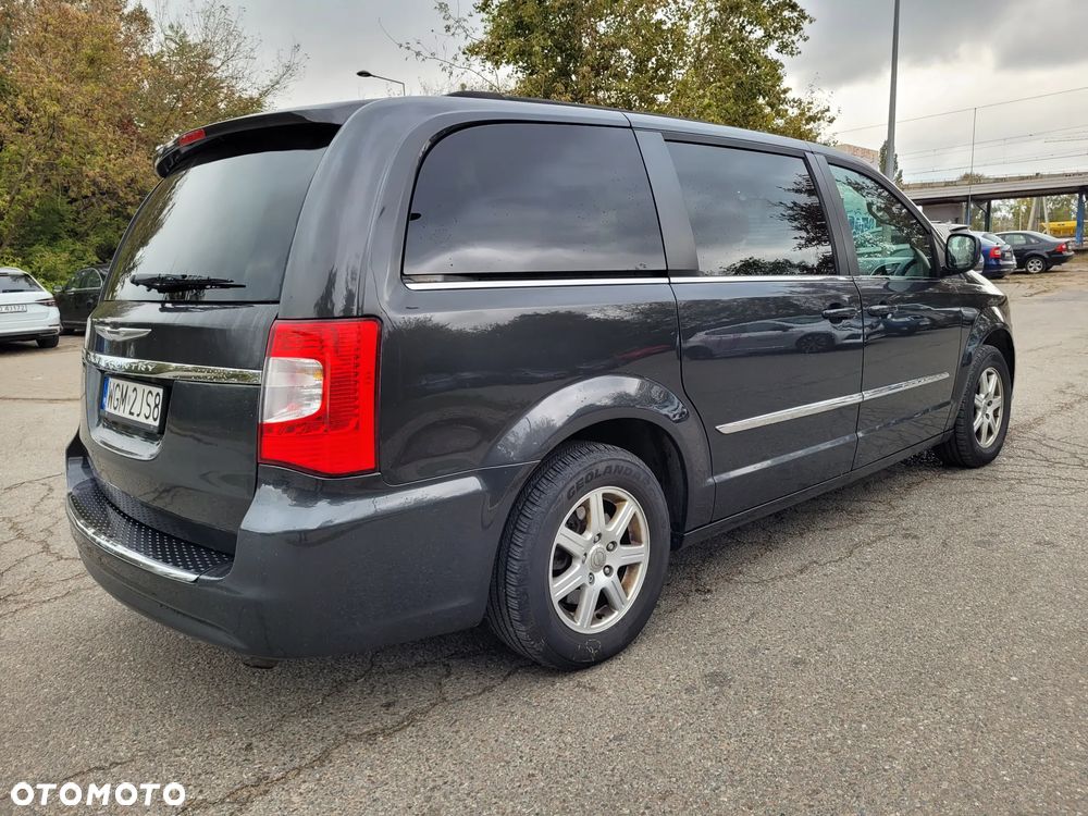 Chrysler Town & Country 3.6 Limited - 7