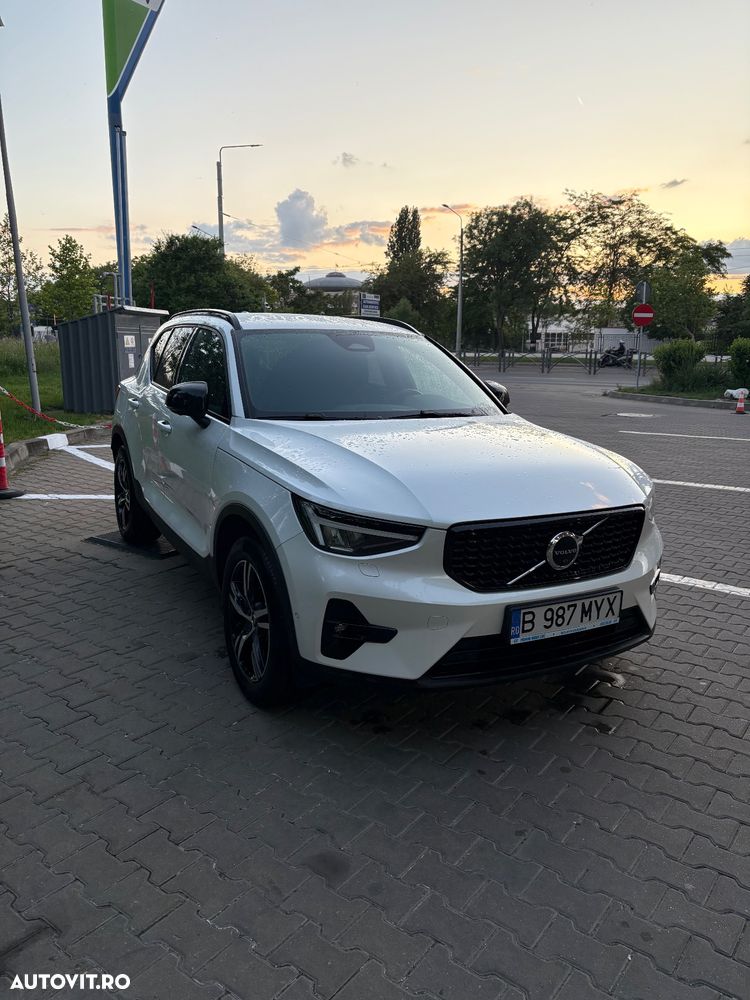 Volvo XC 40 B4 AT8 AWD Mild Hybrid R-Design - 7