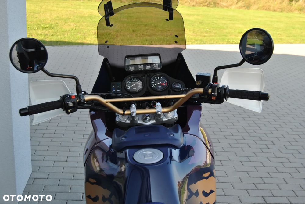 Honda XRV - 8