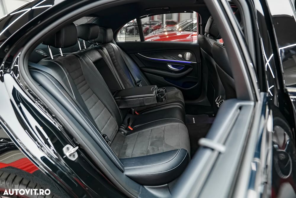 Mercedes-Benz E 300 de 4Matic 9G-TRONIC AMG Line - 10