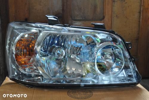 TOYOTA HIGHLANDER KLUGER REFLEKTOR PRAWY XENON - 1