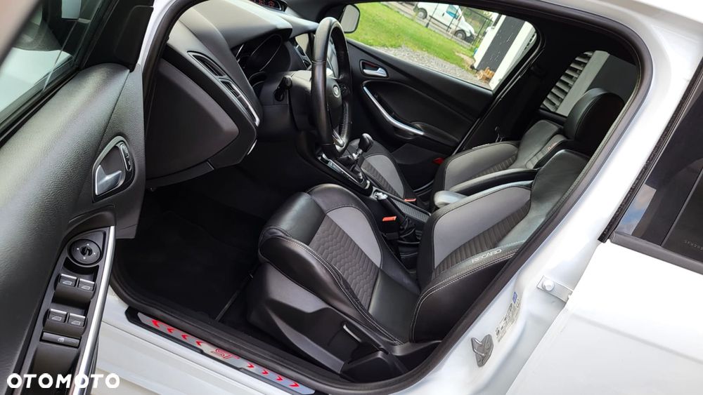 Ford Focus 2.0 TDCi ST - 39